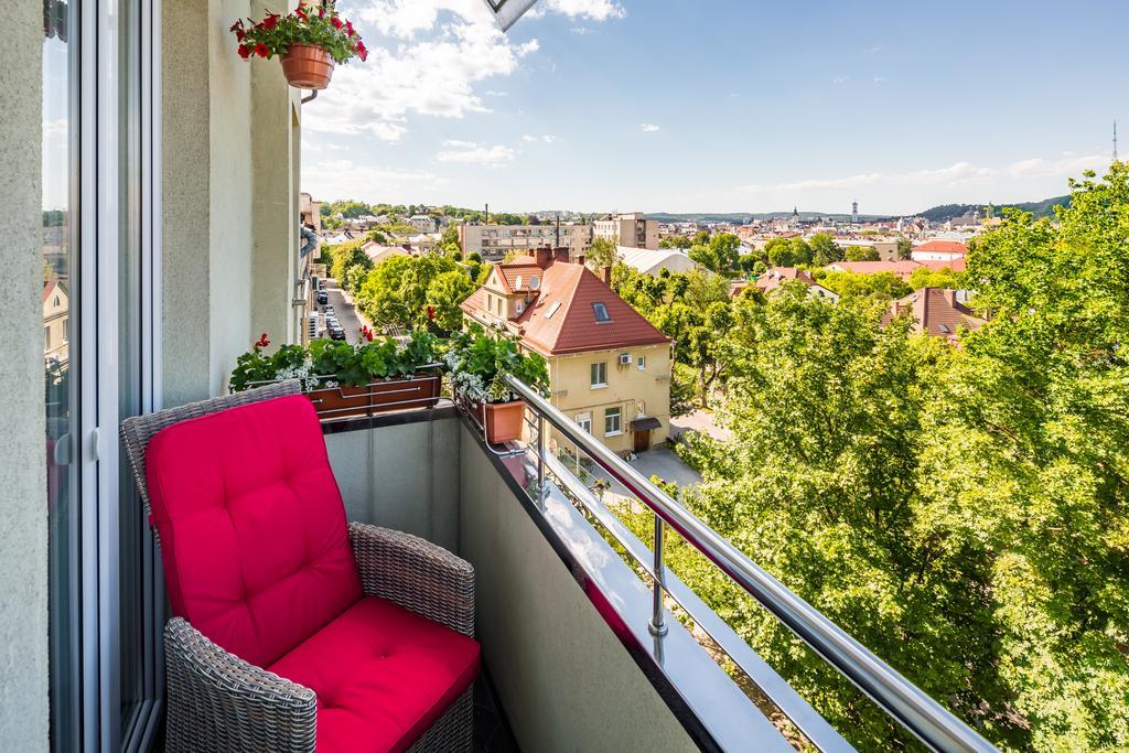 Apartment On Arkhipenka With Panorama View Lviv Buitenkant foto